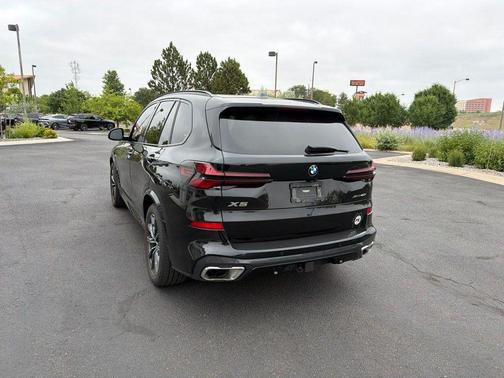 Black Sapphire Metallic 2024 BMW X5 xDrive40i