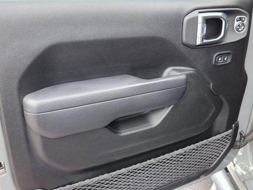 Sting-Gray Clearcoat 2022 Jeep Wrangler Willys