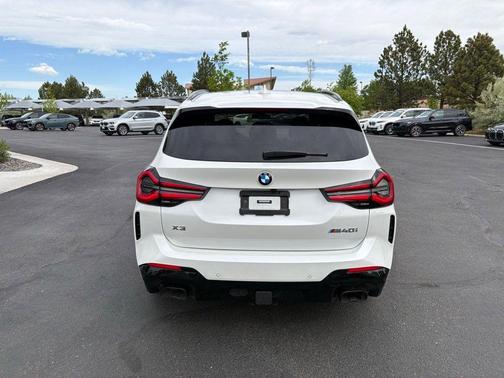 Mineral White Metallic 2023 BMW X3 M40i