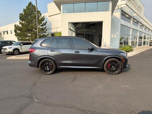 Arctic Grey Metallic 2022 BMW X5 M50i