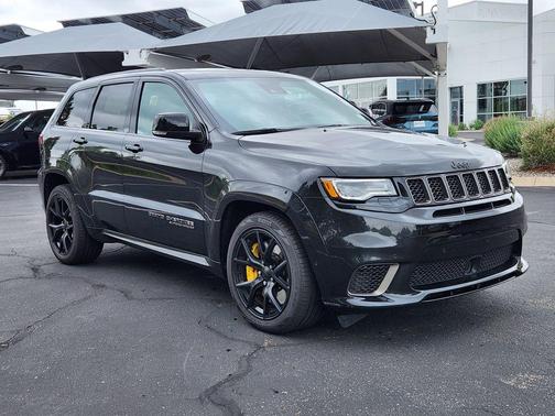Diamond Black Crystal Pearlcoat 2021 Jeep Grand Cherokee Trackhawk