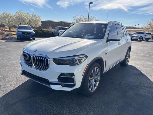 Alpine White 2023 BMW X5 PHEV xDrive45e
