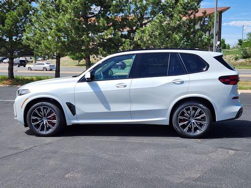 Mineral White Metallic 2026 BMW X5 xDrive40i