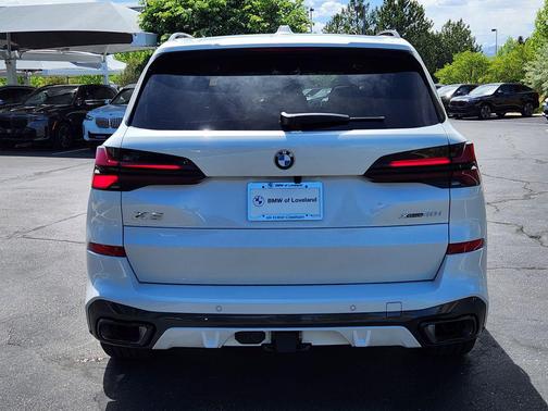 Mineral White Metallic 2026 BMW X5 xDrive40i