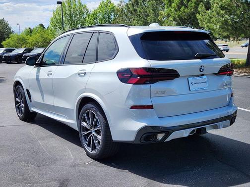 Mineral White Metallic 2026 BMW X5 xDrive40i