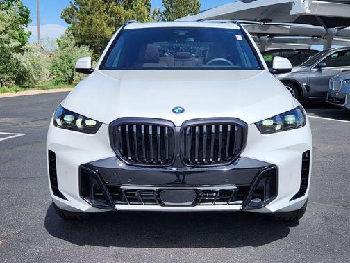 Mineral White Metallic 2026 BMW X5 xDrive40i