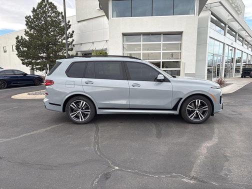 Brooklyn Grey Metallic 2024 BMW X7 xDrive40i