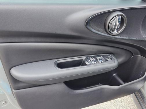 Moonwalk Gray Metallic 2020 MINI Clubman Cooper S