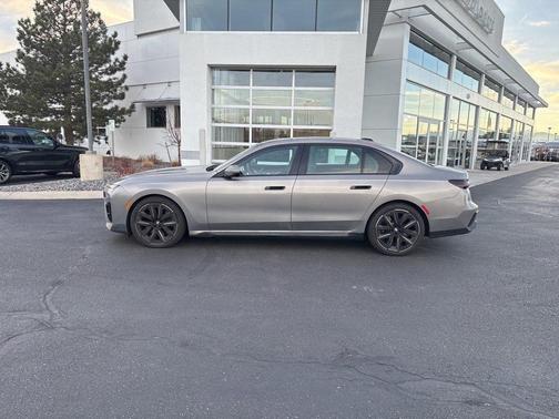 2023 BMW 760 i xDrive