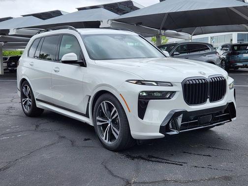 Mineral White Metallic 2027 BMW X7 xDrive40i