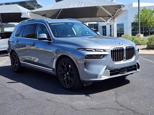 Skyscraper Grey Metallic 2024 BMW X7 xDrive40i