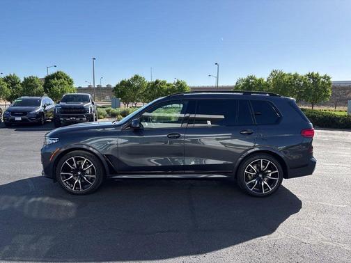 Arctic Grey Metallic 2022 BMW X7 xDrive40i