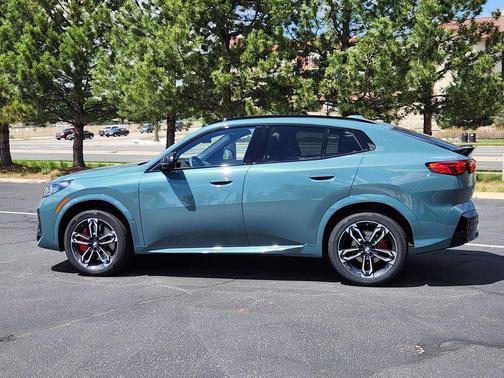 Cape York Green Metallic 2026 BMW X2 xDrive28i