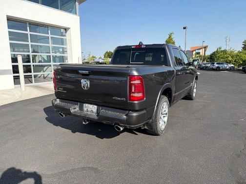 Granite Crystal Metallic Clearcoat 2022 RAM 1500 Limited