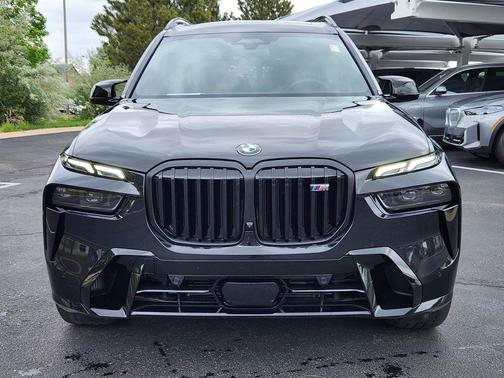 Black Sapphire Metallic 2026 BMW X7 M60i