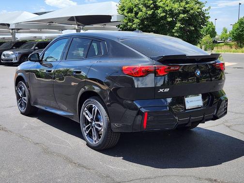 Black Sapphire Metallic 2026 BMW X2 xDrive28i