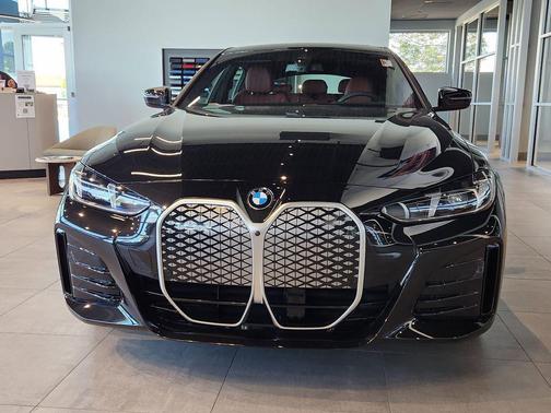 Black Sapphire Metallic 2026 BMW i4 Gran Coupe xDrive40