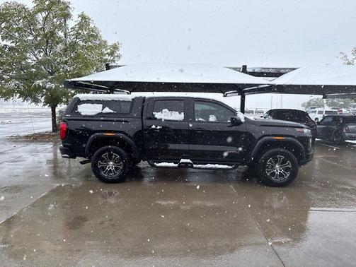 Onyx Black 2023 GMC Canyon AT4