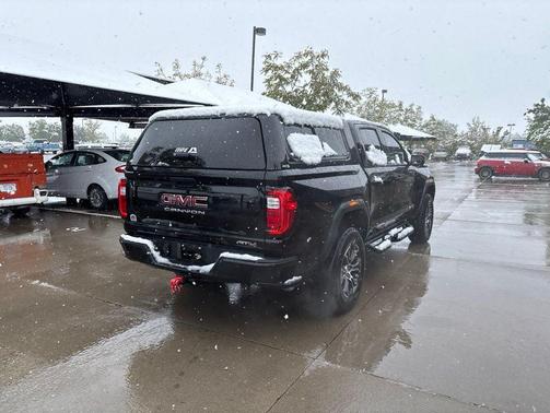 Onyx Black 2023 GMC Canyon AT4
