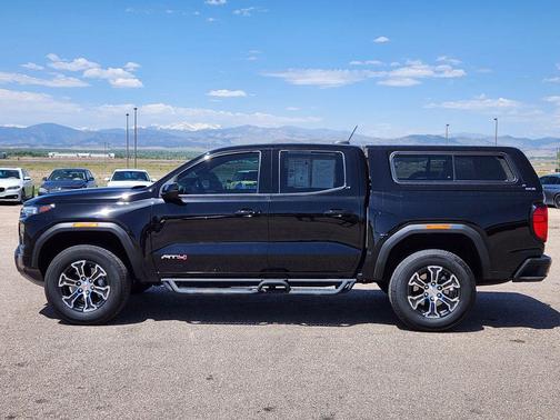 Onyx Black 2023 GMC Canyon AT4