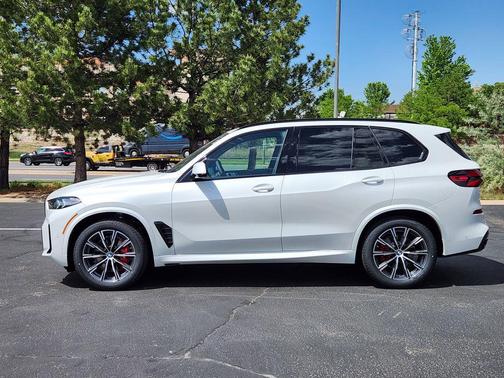 Mineral White Metallic 2026 BMW X5 xDrive40i