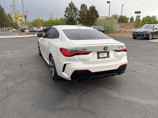 Mineral White Metallic 2022 BMW M440 i xDrive