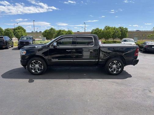 Diamond Black Crystal Pearlcoat 2019 RAM 1500 Limited