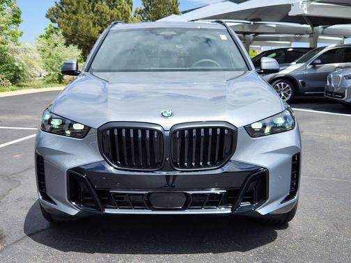 Skyscraper Grey Metallic 2026 BMW X5 xDrive40i