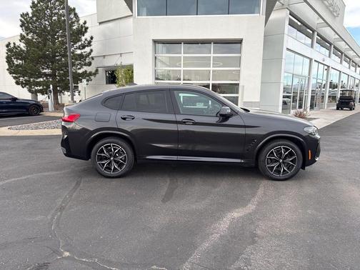 Dark Graphite Metallic 2025 BMW X4 xDrive30i