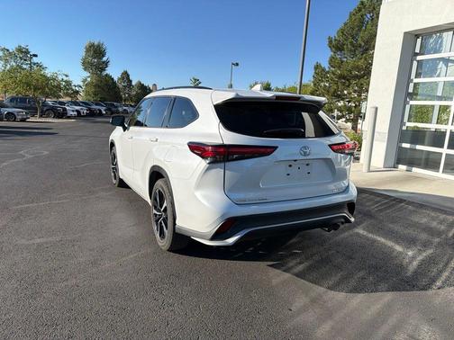 Wind Chill Pearl 2022 Toyota Highlander XSE