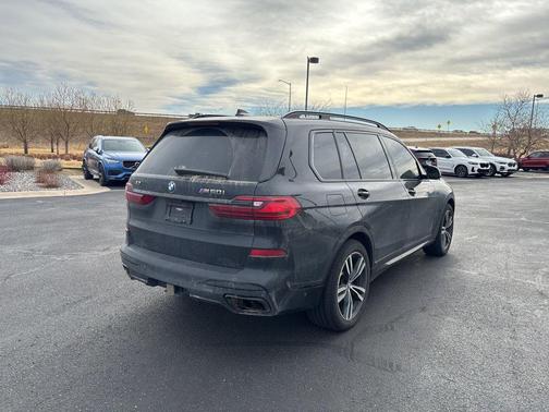 2022 BMW X7 M50i