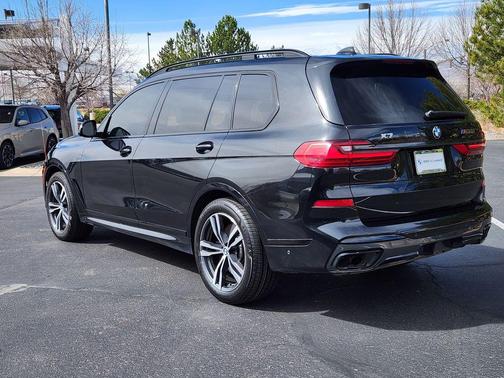 2022 BMW X7 M50i