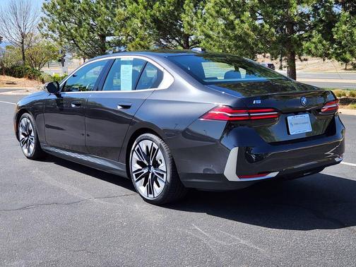 Dark Graphite Metallic 2025 BMW i5 eDrive40