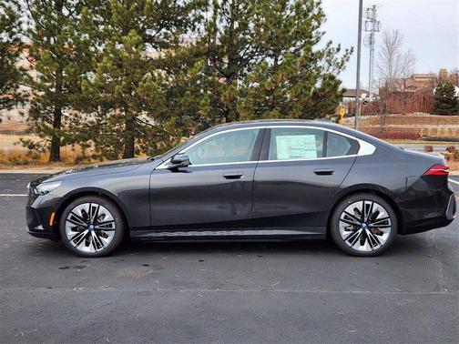 2025 BMW i5 eDrive40