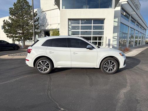 Glacier White Metallic 2022 Audi SQ5 3.0T Premium