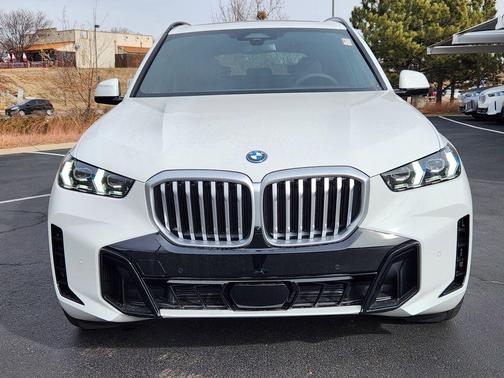 Alpine White 2026 BMW X5 PHEV xDrive50e