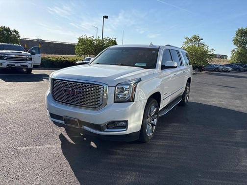 White Frost Tricoat 2017 GMC Yukon XL Denali