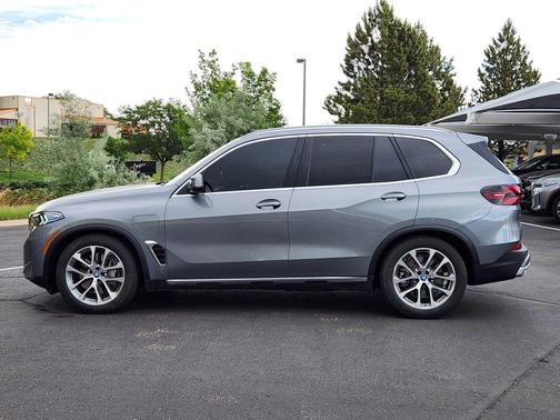 Skyscraper Grey Metallic 2025 BMW X5 PHEV xDrive50e