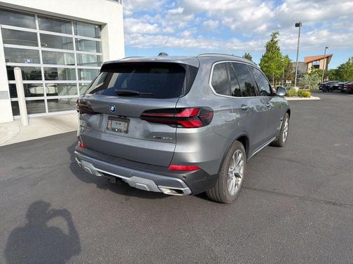 Skyscraper Grey Metallic 2025 BMW X5 PHEV xDrive50e