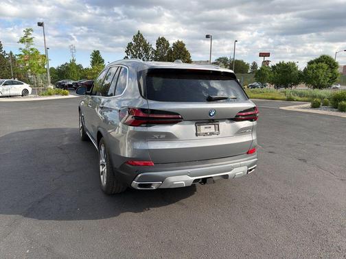 Skyscraper Grey Metallic 2025 BMW X5 PHEV xDrive50e