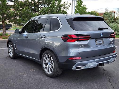 Skyscraper Grey Metallic 2025 BMW X5 PHEV xDrive50e