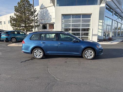 2017 Volkswagen Golf SportWagen TSI S