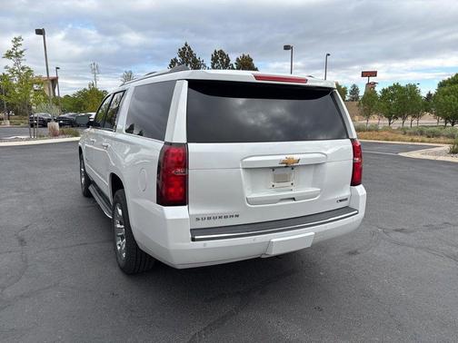 Iridescent Pearl Tricoat 2017 Chevrolet Suburban Premier