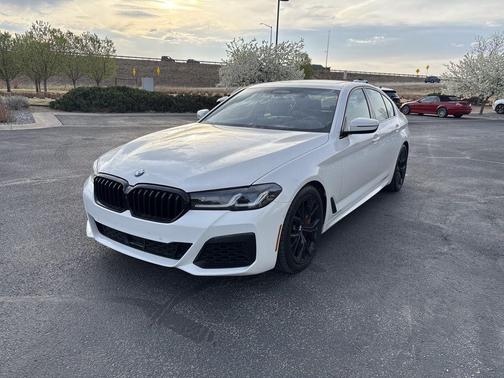 Alpine White 2022 BMW M550 i Xdrive