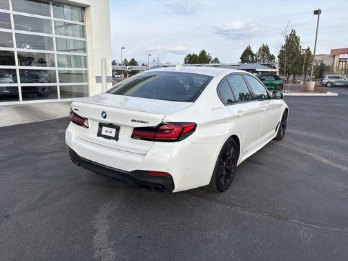 Alpine White 2022 BMW M550 i Xdrive
