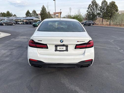 Alpine White 2022 BMW M550 i Xdrive
