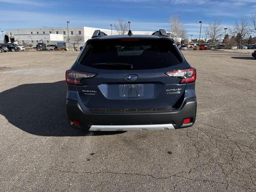 2025 Subaru Outback Touring XT