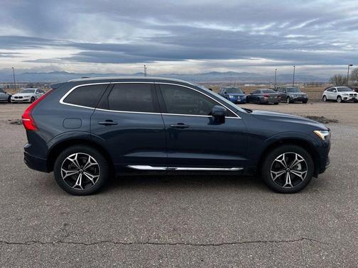 2022 Volvo XC60 Recharge Plug-In Hybrid T8 Inscription Expression
