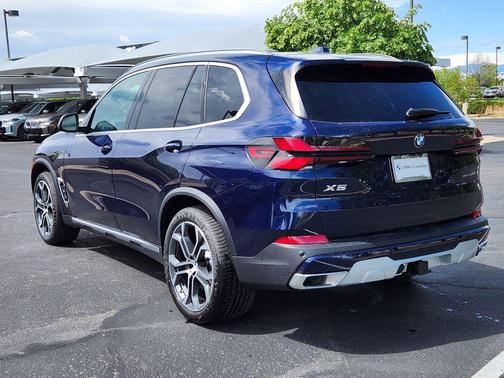 Tanzanite Blue II Metallic 2026 BMW X5 xDrive40i