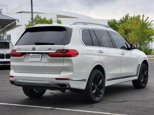Alpine White 2022 BMW X7 xDrive40i